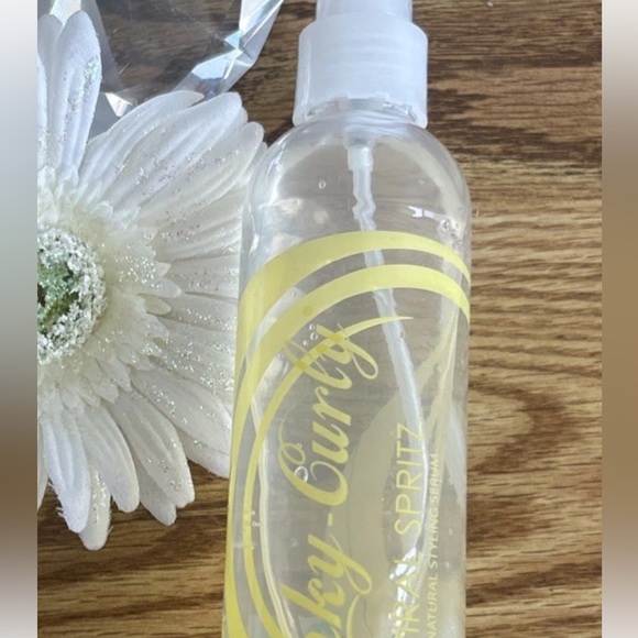 Kinky Curly Spiral Spritz - Picture 1 of 2